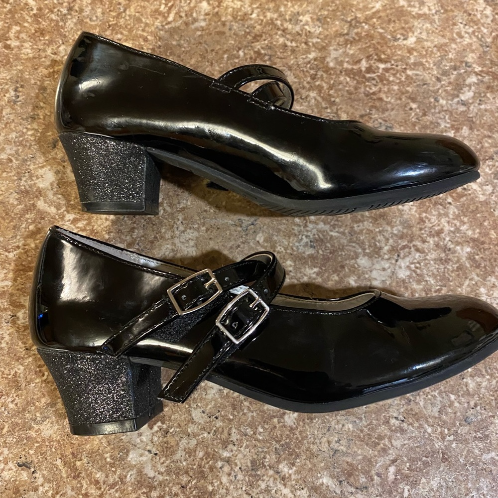 American Eagle Mary Jane shoes